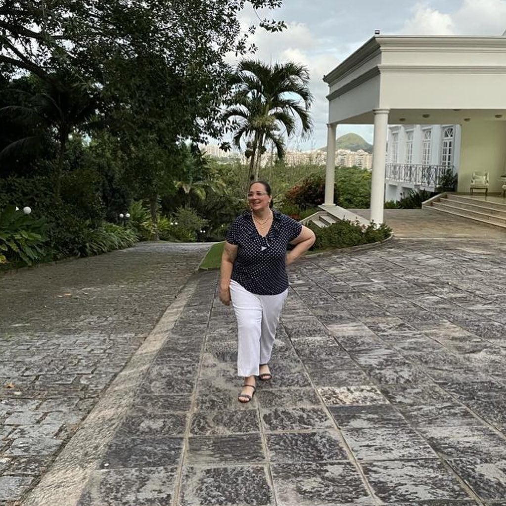 A mansão de dois andares conta com cinco suítes
Veja também: Renato Aragão é formado em direito e já virou hit de Caetano Veloso