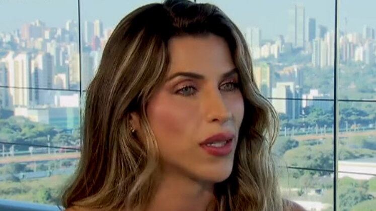 O Domingo Espetacular acompanha o caso da modelo e apresentadora Ana Paula Minerato, de 32 anos, que fez duas cirurgias — em 2021 e 2023, respectivamente — para a retirada de hidrogel do corpo. Acompanhe os detalhes na galeria a seguir! 