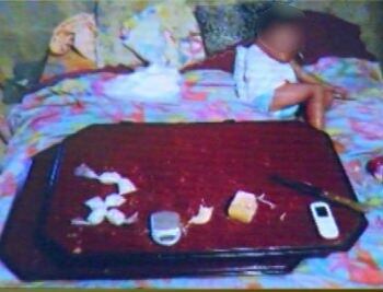 Polícia encontrou grande quantidade de droga ao lado de criança morta