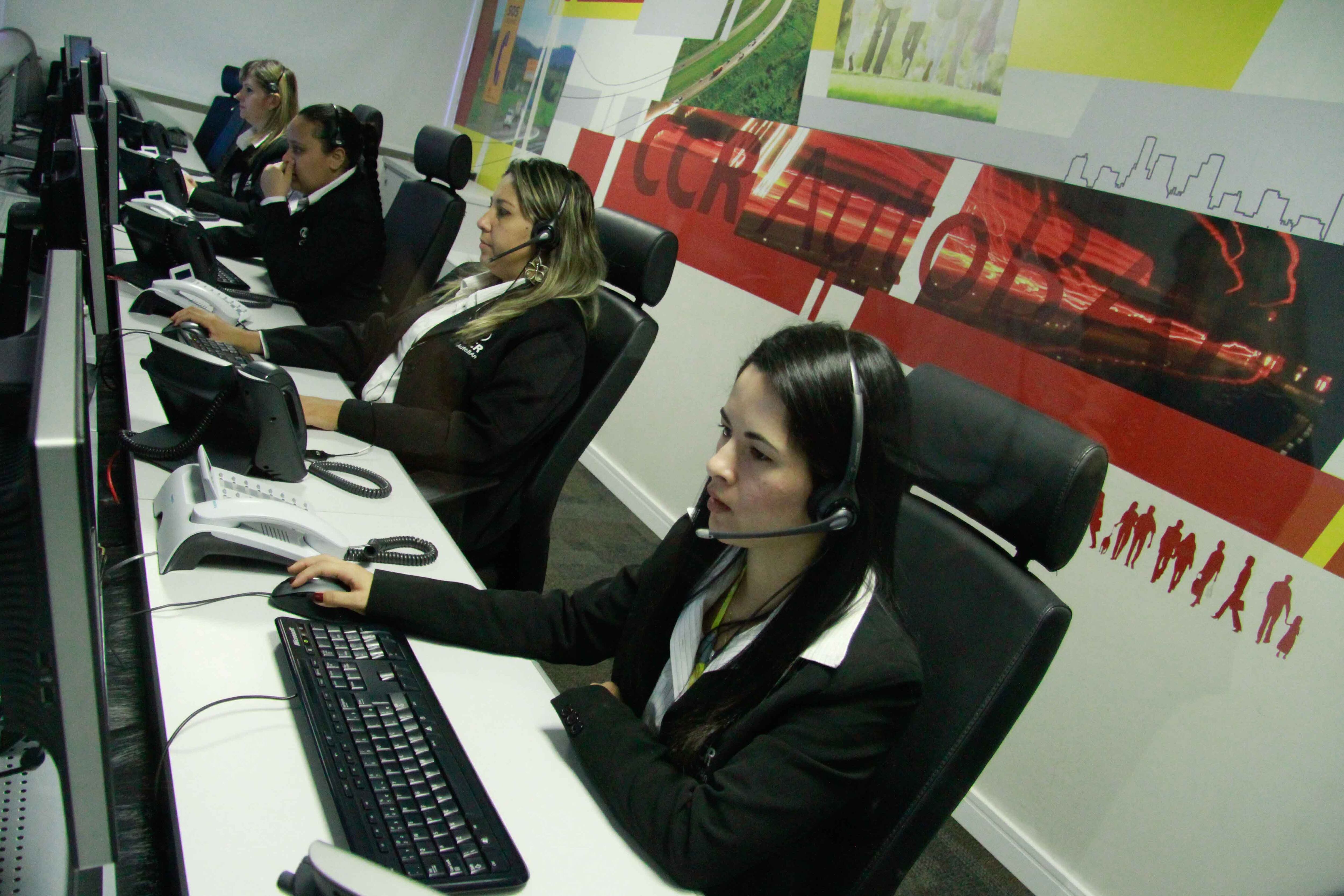 Segundo dados da concessionária, os operadores atendem cerca de 1.000 ligações por dia. Uma das origens dos telefonemas é o 0800 via telefone dos usuários ou mesmo dos call boxes espalhados pela rodovia. Os motoristas podem solicitar ajuda ou  informar, por exemplo, acidentes e ocorrências na via 
