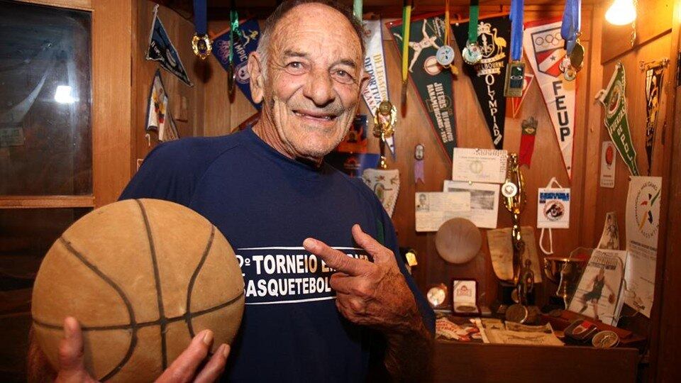 Mayr Facci era ex-jogador da seleção brasileira masculina de basquete. Com história construída em Ponta Grossa, tem ainda no currículo duas participações olímpicas e um bronze pan-americano