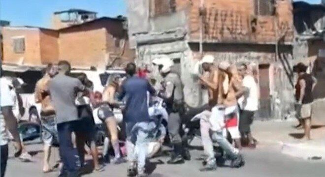 Adolescente de 16 anos é baleado pela polícia em perseguição policial