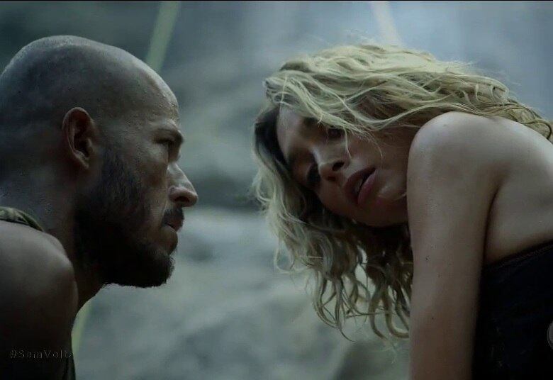 Suzana também precisou da ajuda de Solis no segundo capítulo de Sem Volta. Na tentativa de resgatar o pai, João, ela desceu o penhasco, mas precisou de ajuda. Claire, a mãe de Suzana, pediu ajuda do rapaz que, por dinheiro, aceitou buscar a menina