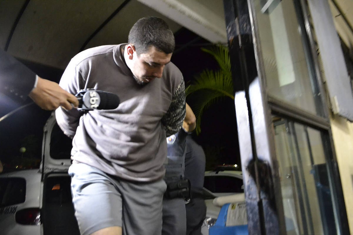 O suspeito foi condenado, no ano passado, a 15 anos de prisão por homicídio duplamente qualificado por ter matado um punk com facadas na barriga. A vítima morreu na
ambulância, a caminho do hospital, em 2011