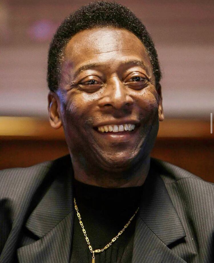 Durante sua carreira, Pelé foi chamado de “Rei do Futebol”, “O Rei Pelé”, “Pérola Negra” ou simplesmente “O Rei”.