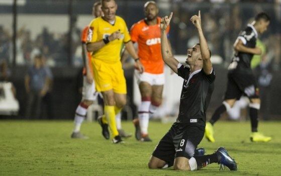 Vasco x Atlético-PR - Thiago Galhardo