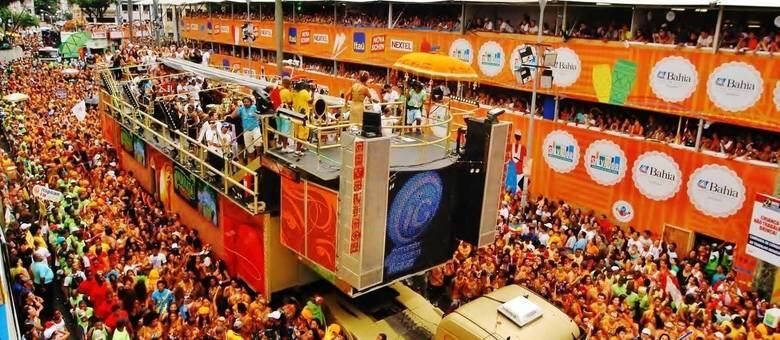 Abertura oficial acontece na Barra (Circuito Dodô), com Claudia Leitte e o rapper Pitbull