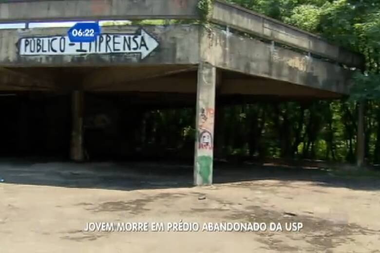 Em nota, a USP disse que lamenta a morte da estudante e afirma que o prédio onde aconteceu o acidente, mesmo estando dentro da universidade, pertence ao Instituto Butantã. O instituto, por sua vez, disse que está à disposição para ajudar nas investigações. Segundo o órgão, a obra está cercada por grades, muros e outros materiais, o que impediria a entrada de pessoas