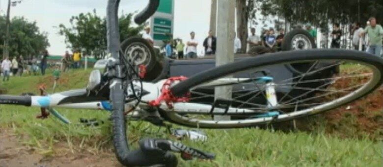 Ciclista Hailton Pereira da Silva, o Ceará, foi atropelado por carro desgovernado em Bauru, no interior de São Paulo