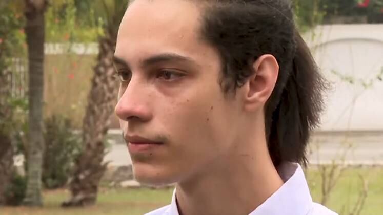 Com medo, Gabriel conta que tem recebido diversas ameaças e, agora, se sente inseguro de andar pelas ruas. "[Na cadeia], falaram que minha cabeça seria um troféu", revela o jovem