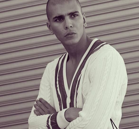 Aos 18 anos, fez sua estreia nas passarelas já para a Givenchy, e não demorou para que acumulasse trabalhos com as renomadas grifes Hermes, Calvin Klein, Burberry e Ralph Lauren