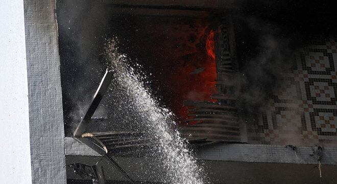 Incêndio aconteceu na manhã de domingo (10) na Lagoa, bairro da zona sul do Rio de Janeiro