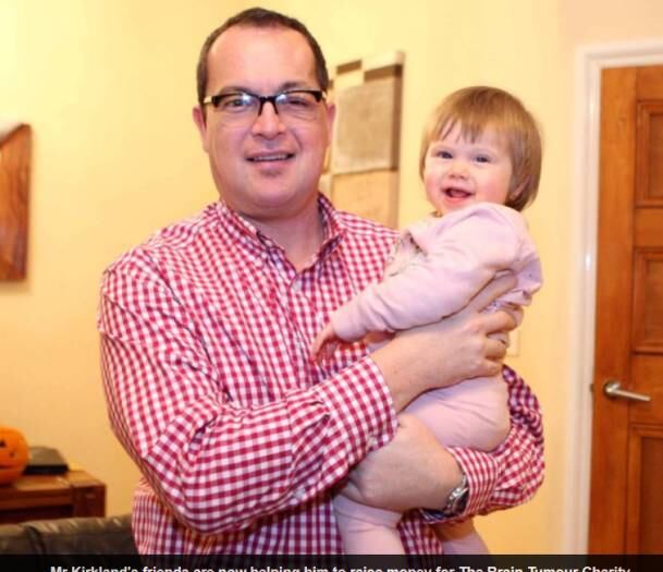 

De acordo com a publicação, Kirkland foi diagnosticado com
seu primeiro tumor em 2006. Ele descobriu a doença após se queixar de dores de cabeça. Desde
então passou por cinco longas cirurgias
