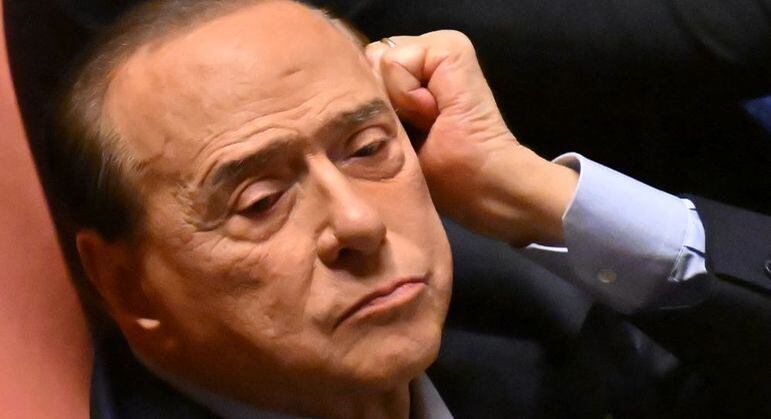 Berlusconi esteve várias vezes no hospital nas últimas semanas