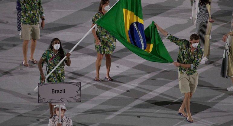 Ketleyn, a porta-bandeira, e Bruninho, o mestre-sala do Brasil