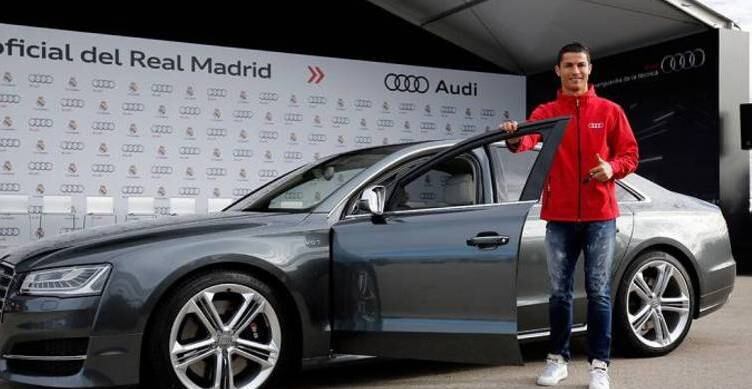 A Audi também presenteou jogadores do Real Madrid e Cristiano Ronaldo ganhou mais um para sua lista