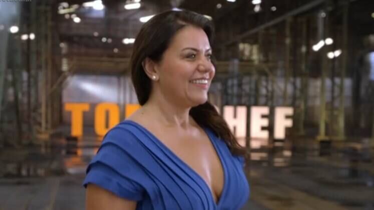 Todo esse talento fez Janaína uma das juradas da quarta temporada do Top Chef Brasil, na RECORD. Com sinceridade e pitadas de generosidade, ela avaliou os candidatos e, na conversa, reconheceu o desafio enfrentados pelos participantes. "É muito difícil", afirmou, sobre a dinâmica de ter que trabalhar em uma cozinha que não é a sua.