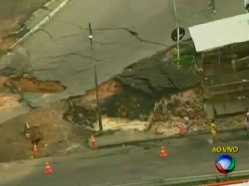 O tráfego no local foi modificado, devendo obedecer rotas diferentes