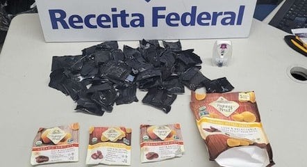 Foram encontrados R$ 237 mil em haxixe e skunk