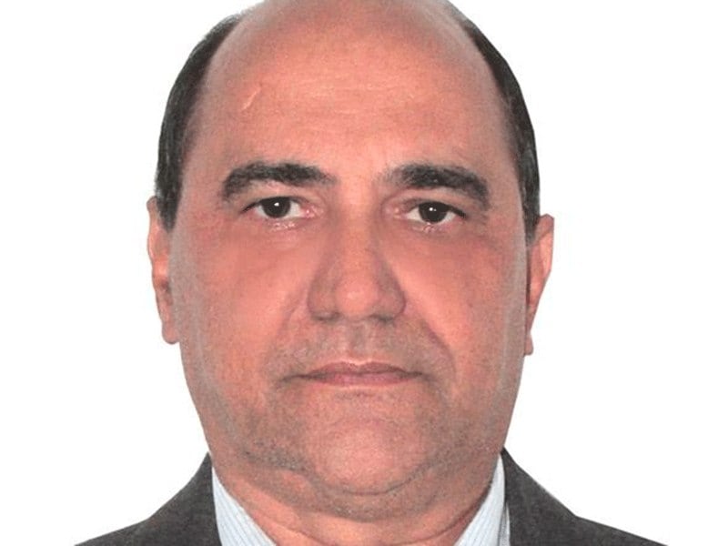 Empresário
do ramo de transportes, Antonio Gomes de Andrade Neto (PRTB), de 57 anos, vai
concorrer pela segunda vez como candidato a vice-prefeito de Salvador. Natural do
Rio de Janeiro, ele é casado, pai de seis e avô de nove netos