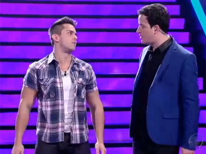 — Não é todo o dia que o Incrível Hulk vem ao programa. Que forte, cara! — elogiou Rafael Cortez

— Obrigado

+ Vídeo: George chega com tudo e dá o recado: "Quem quiser ser feliz, vem comigo!"

+ De desmaiar! Veja as lindas participantes que se destacaram no último programa e eleja a mais gata

+ Rafael Cortez: “Me assusto quando as mulheres ficam masculinas na relação”
