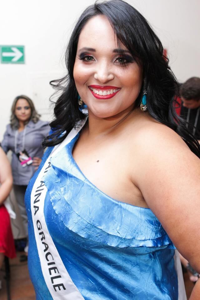 Janaína superou problemas de autoestima por causa de obesidade após participar de concurso de beleza
