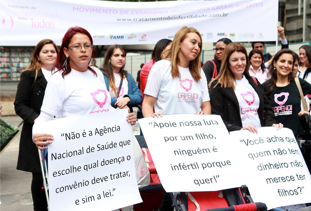 Se você fosse infértil, o que faria para ter um filho? Mulheres de todo o Brasil se reuniram em São Paulo na manhã deste sábado (9) para debater a questão da infertilidade e o acesso aos tratamentos de reprodução assistida no País - uma tentativa de chamar a atenção de governo e planos de saúde. 

O evento foi promovido pelo projeto Tratamento de Infertilidade para Todos, e contou com a presença de médicos, pacientes e assistentes sociais. Veja histórias de mulheres e homens que não desistem de um dia poder segurar seus bebês no colo

Texto e entrevista: Fabiana Grillo, do R7
