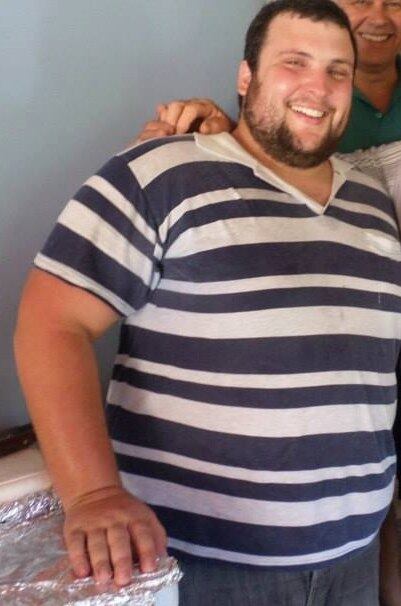 Silveira explica que a família já havia tentado fazê-lo
emagrecer. 



— Meus pais me levaram em nutricionistas na
infância. Fazia dieta, perdia três ou quatro kg, mas logo desandava. Depois,
tentei um endocrinologista que prescreveu remédios. Emagreci 10 kg, mas
quando parei de tomar [o remédio], o peso voltou