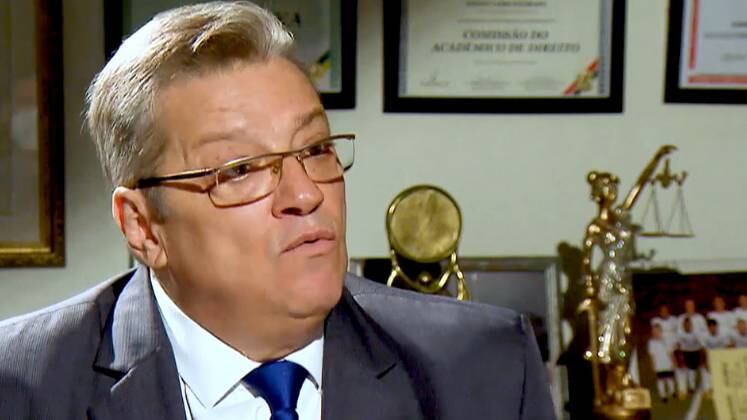 O homem decidiu solicitar a realização do exame de DNA. Ele é uma das sete pessoas que estão na fila para tentar provar que são filhos do cantor. "Nós vamos trabalhar para que isso se desenvolva e desenrole o mais rápido possível dentro da legalidade", conta o advogado