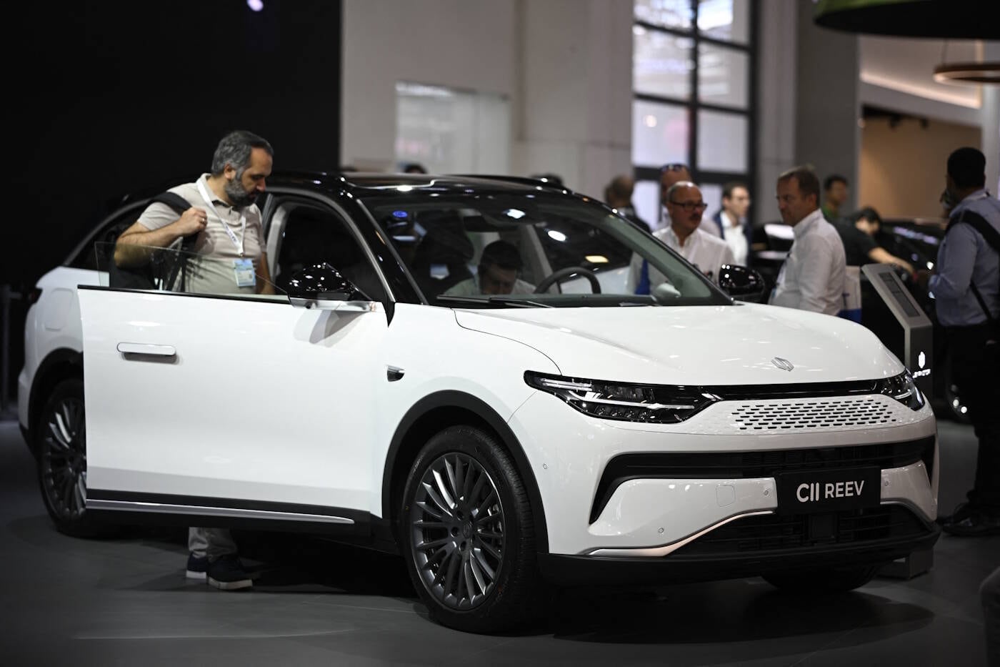 Esse elétrico aí é o CII Reev, da empresa chinesa de elétricos Leapmotor