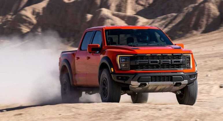 Por ser uma pick-up com peso bruto total abaixo de 3,5 toneladas, qualquer pessoa com habilitação da CNH do tipo B pode dirigir