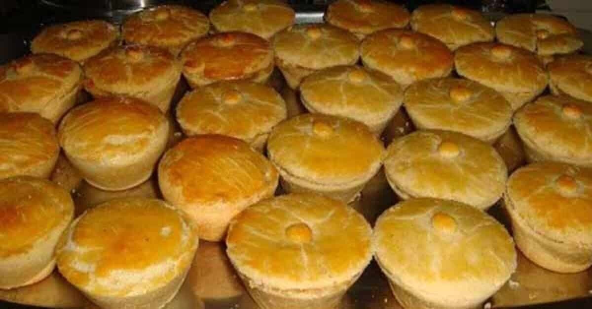 Empadinhas de queijo DERRETEM na boca de tão INCRÍVEL