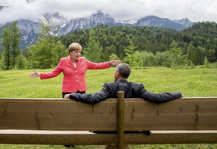 Angela Merkel, anfitriã da cúpula e já apelidada de “chanceler do clima”, conversa com o presidente dos EUA, Barack Obama
