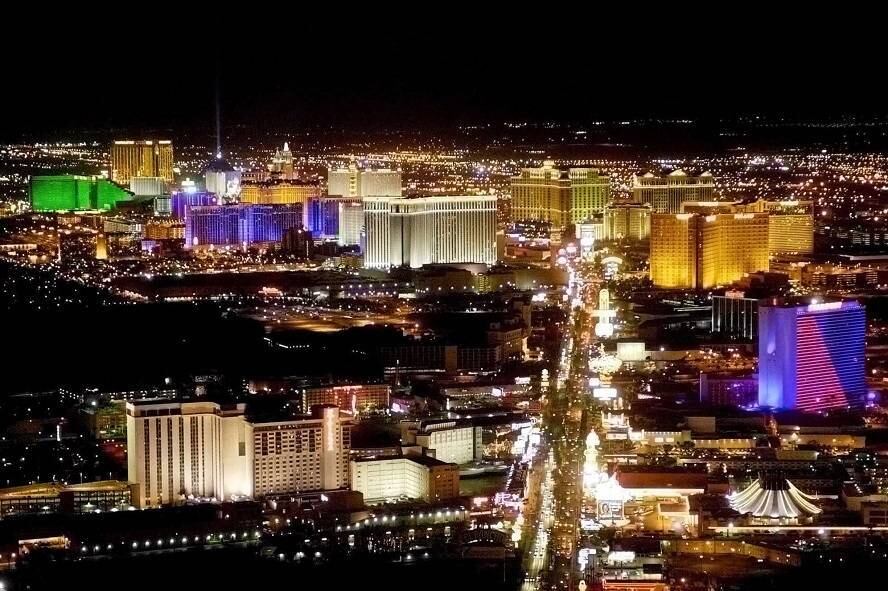 Em segundo lugar, o Estado mais atingido pela seca extrema é Nevada. Quase 40% do Estado já declarou seca extrema e de acordo com o Vale do Distrito de Águas de Las Vegas (LVVWD, na sigla em inglês), a principal causa é a diminuição da neve nas montanhas rochosas que ficam no Estado.

O derretimento da neve termina no lago Mead, que abastece boa parte do Estado. Para as autoridades, a seca tem sido tão grave quanto o furacão Katrina ou o Sandy