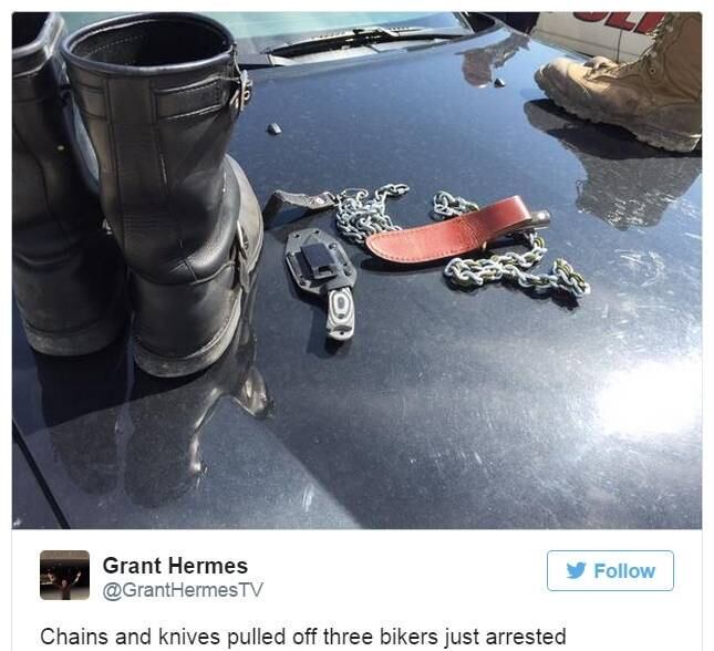 Nove pessoas morreram e outras 18 ficaram feridas no
incidente. Diversas pessoas foram presas, e mais cem armas de fogo foram apreendidas
no local, segundo informações da BBC