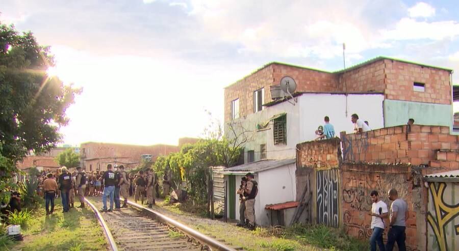 Linha do trem separa bairros com tráfico de drogas