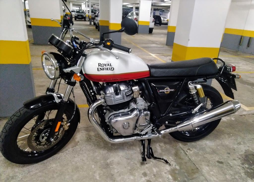 Moto com cara de moto, cativante com o público, mesmo parada na garagem chama atenção de quem não curte moto