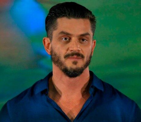 Na manhã desta terça-feira (11), depois de ter sido eliminado, Marcos usou o Instagram, e na rede social disse que não teve a intenção de machucar sua namorada e pediu desculpas pelo o que fez.

— Como todo casal passamos por momentos de alegria, ansiedade, euforia e tensão. Jamais tive a inteção de machucar física ou emocionalmente uma pessoa pela qual nutri tanto carinho e afeto. O programa tem um formato destinado a levar nosso emocional ao limite e consequentemente os nervos à flor da pele. Repito: Jamais tive a intenção de machucá-la ou agredí-la, estou surpreso com tudo que está acontecendo. Peço desculpas a todos os envolvidos, Emilly, sua família, demais participantes e a todo o Brasil