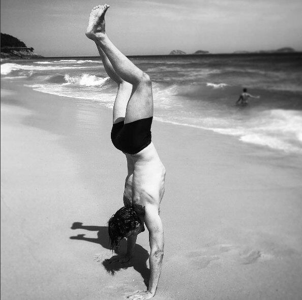 Dois dias atrás, o aniversariante já havia dado início às comemorações.
— Bom diaaaa!!! Chegando meu aniversário, 33!!!! E já tô em agradecimento pela vida e pelo ciclo que encerra, que trouxe experiências e pessoas incríveis. Me deram muitas alegrias! Obrigado