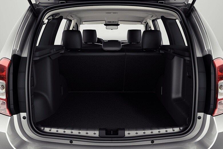 O compartimento segue com volume de 475 litros para a versão 4x2 e 400 litros para a 4x4

Saiba tudo sobre carros! Acesse www.r7.com/carros