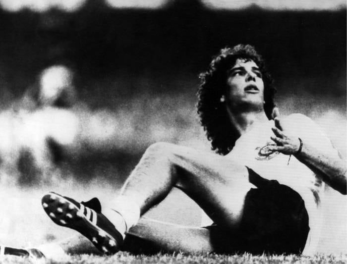 Walter Casagrande – Corinthians (1980-1983;
1985-1986; 1994)