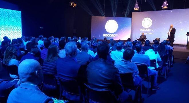 "Contamos com a força do jornalismo regional", afirmou Douglas Tavolaro