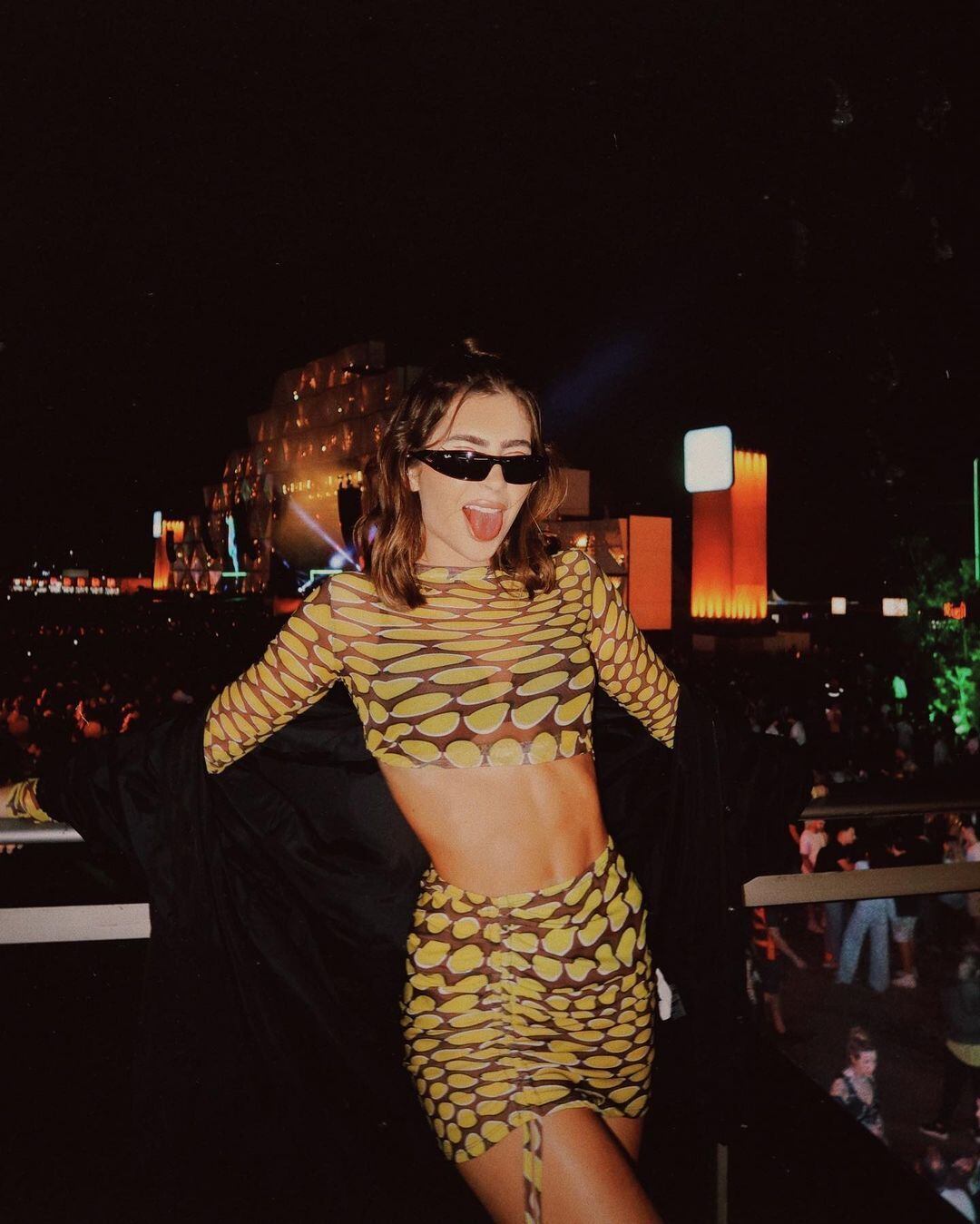 Jade Picon é uma das famosas que mais apostam nas tendências do momento. Ela é conhecida por abusar de croppeds coladinhos, transparentes e com estampas 'psicodélicas'