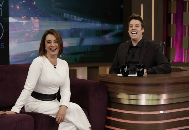 “Eu falei: ‘Ah, eu venho!’”, revela a apresentadora, que, décadas depois, ainda não conheceu Ana Maria pessoalmente. “Já fiz hashtag ‘Ana quero te conhecer’”, diverte-se