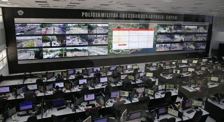 Governo de SP vai multar em R$ 2.000 quem passar trote na PM e no Corpo de Bombeiros
