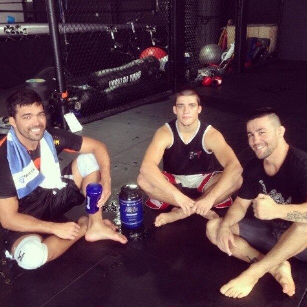 Se depender dos parceiros de treino, o atleta está com o futuro bem garantido no MMA