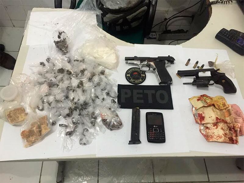 Material encontrado com os criminosos em Santa Mônica