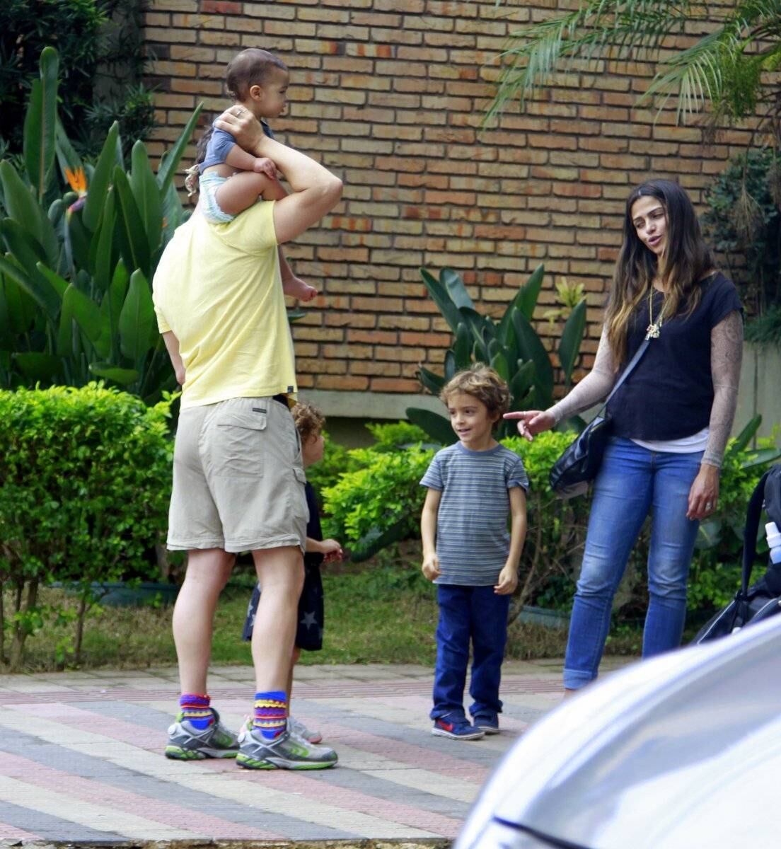 A pequena melhorou quando a mãe fez uma graça