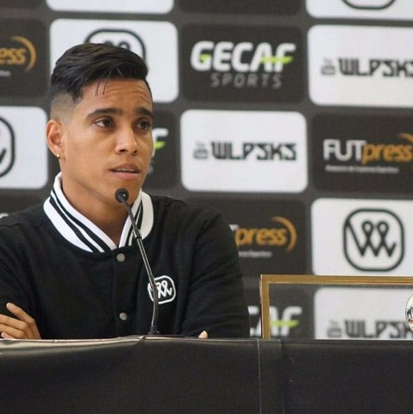 Wendell recebeu a promessa de uma proposta. A oferta foi tentadora. Desde agosto, o canal de YouTube WLPSKS, uma mistura do nome do jogador e do prêmio Puskas, está no ar. Em dois meses são quase 200 mil inscritos e um pouco mais de três milhões de visualizações. Números impressionantes
