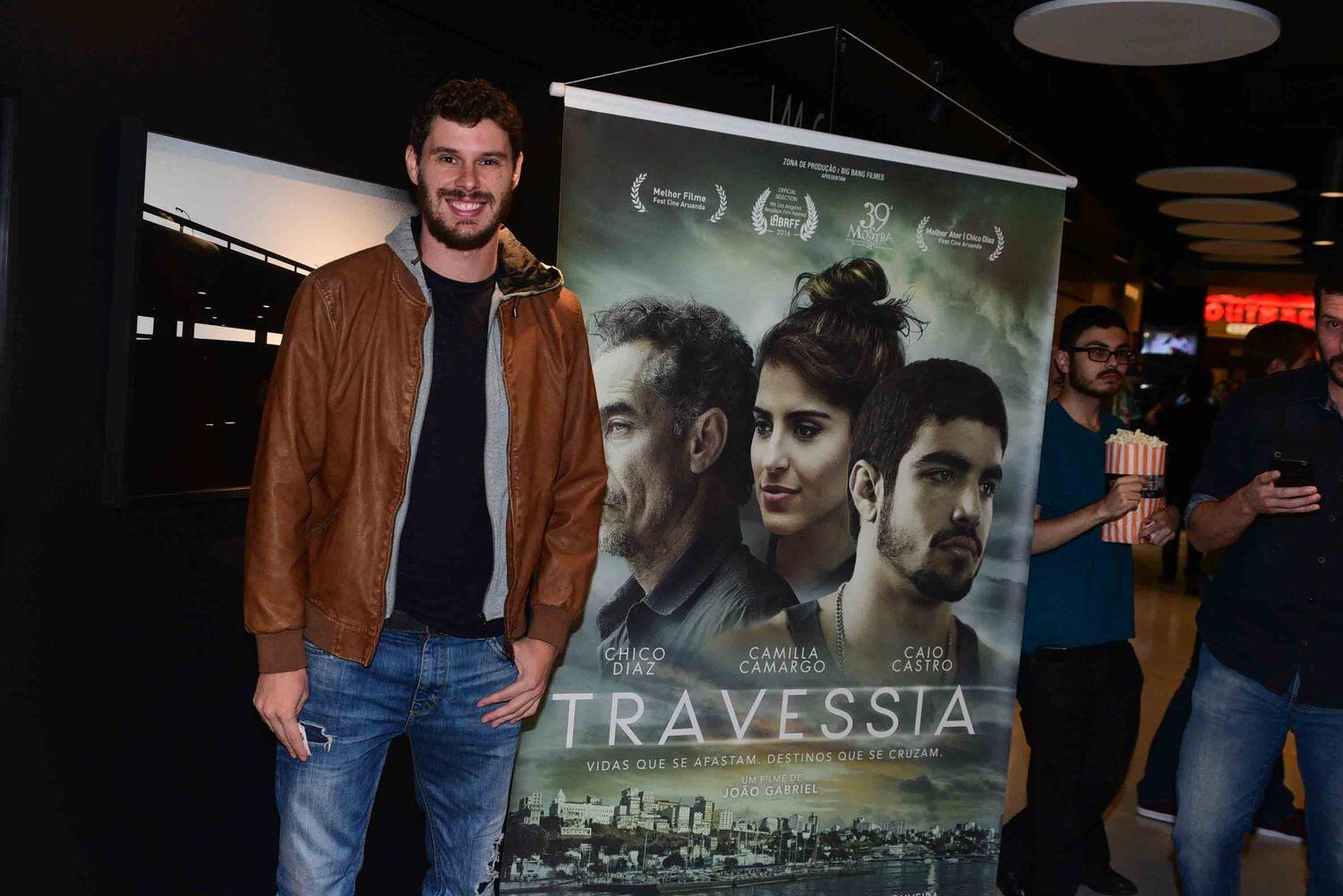 Pré-estreia de Travessia reuniu famosos no Shopping Frei Caneca, em São Paulo